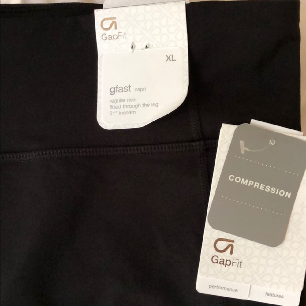 GapFit Compression Crops Size 12